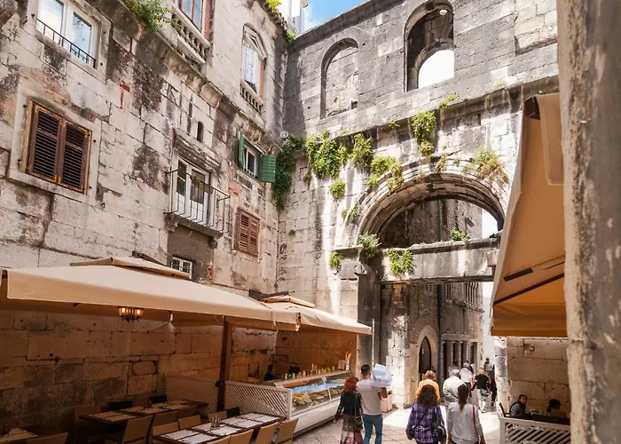 דירה Luxury 7heaven Palace ספליט